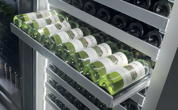 1604181504140_miami_particolare_cassetti